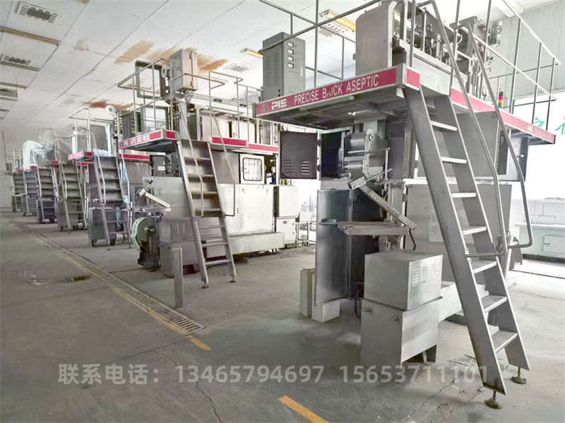 利樂磚無菌灌裝設(shè)備.jpg 利樂磚無菌灌裝設(shè)備.jpg