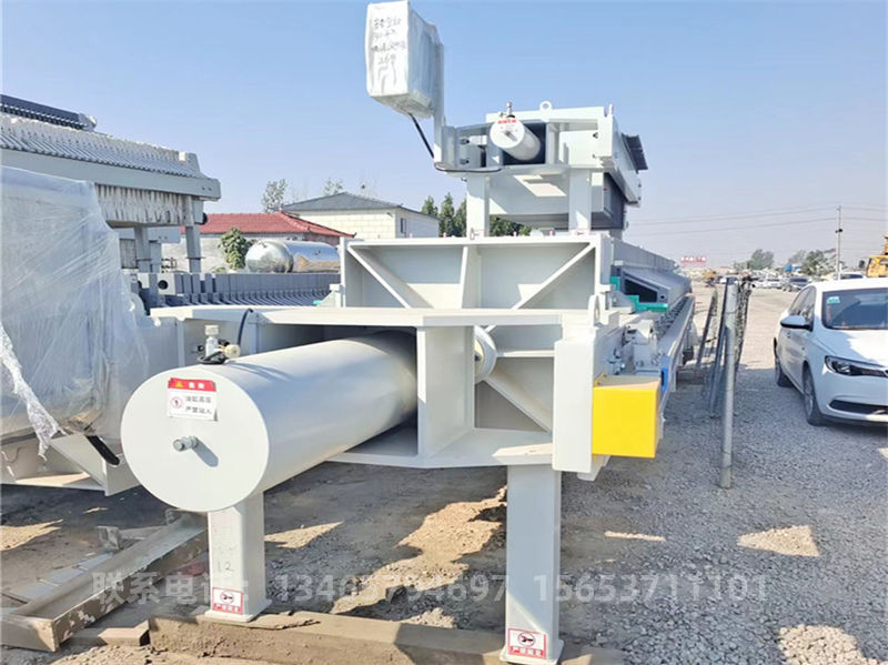 全自動(dòng)廂式隔膜壓濾機(jī).jpg 全自動(dòng)廂式隔膜壓濾機(jī).jpg