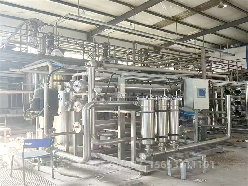 大型凈水成套設(shè)備.jpg 大型凈水成套設(shè)備.jpg