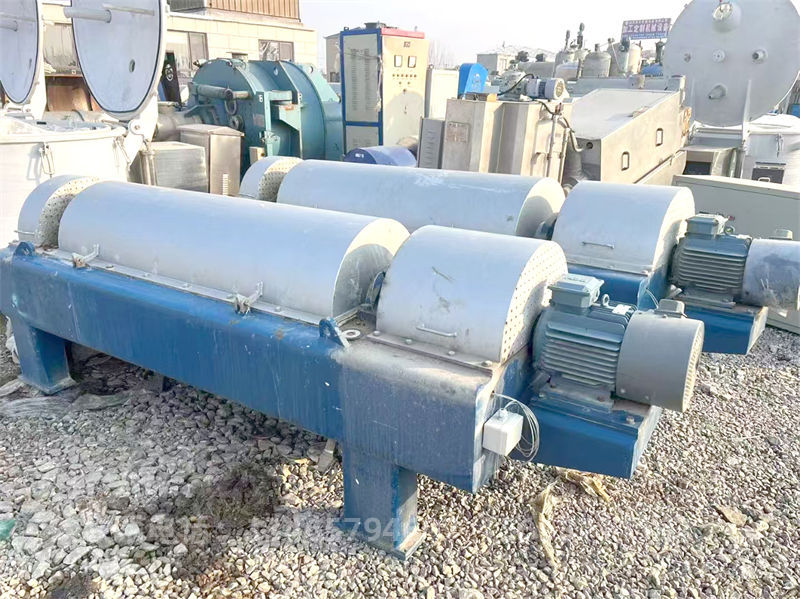 臥式螺旋沉降離心機(jī)(1)jpg.jpg 臥式螺旋沉降離心機(jī)(1)jpg.jpg