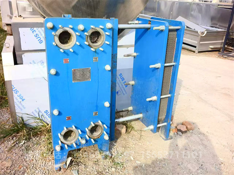 10不銹鋼板式換熱器.jpg 10不銹鋼板式換熱器.jpg