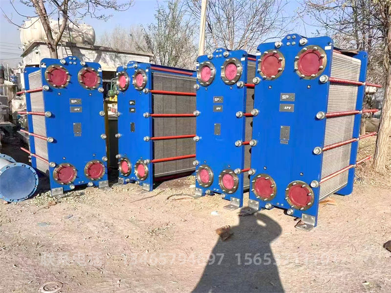 316不銹鋼板式換熱器.jpg 316不銹鋼板式換熱器.jpg