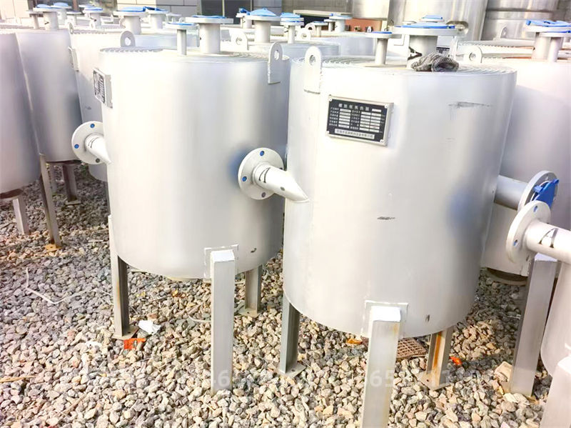 螺旋板換熱器.jpg 螺旋板換熱器.jpg