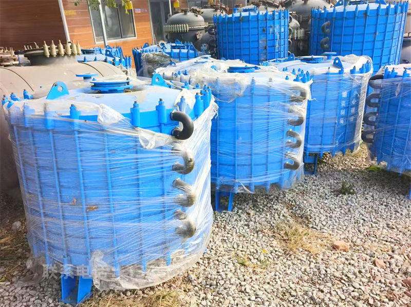 搪玻璃片式冷凝器.jpg 搪玻璃片式冷凝器.jpg