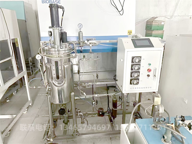 10L微生物發(fā)酵系統(tǒng).jpg 10L微生物發(fā)酵系統(tǒng).jpg