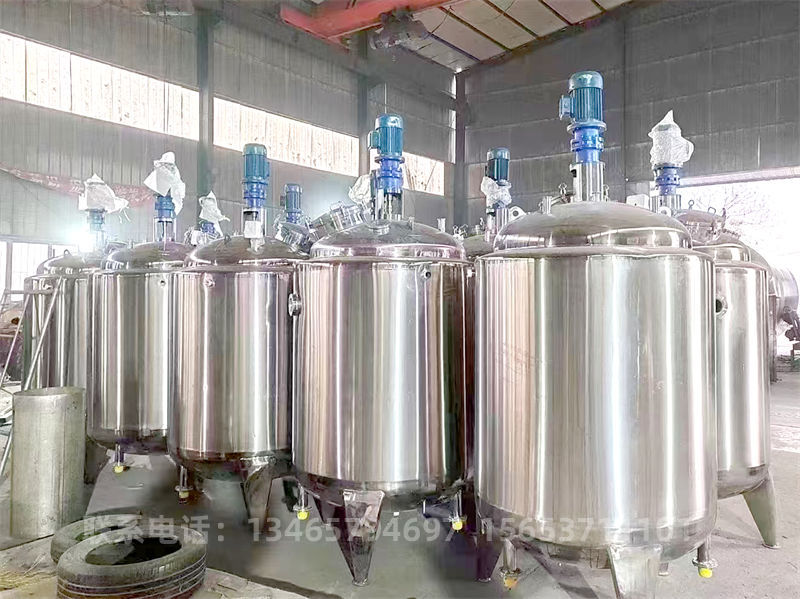 不銹鋼電加熱攪拌罐.jpg 不銹鋼電加熱攪拌罐.jpg