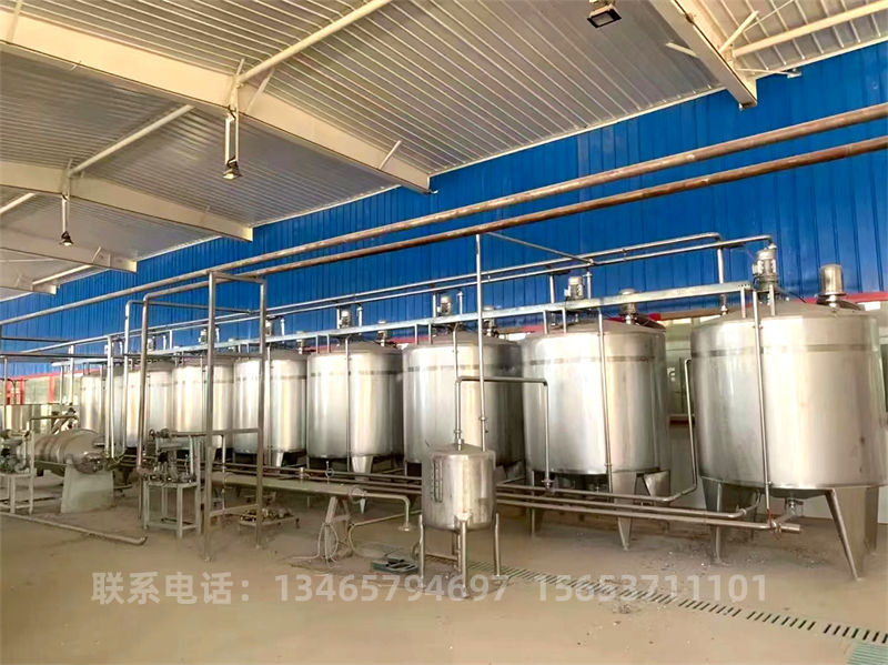 2000不銹鋼儲(chǔ)罐.jpg 2000不銹鋼儲(chǔ)罐.jpg