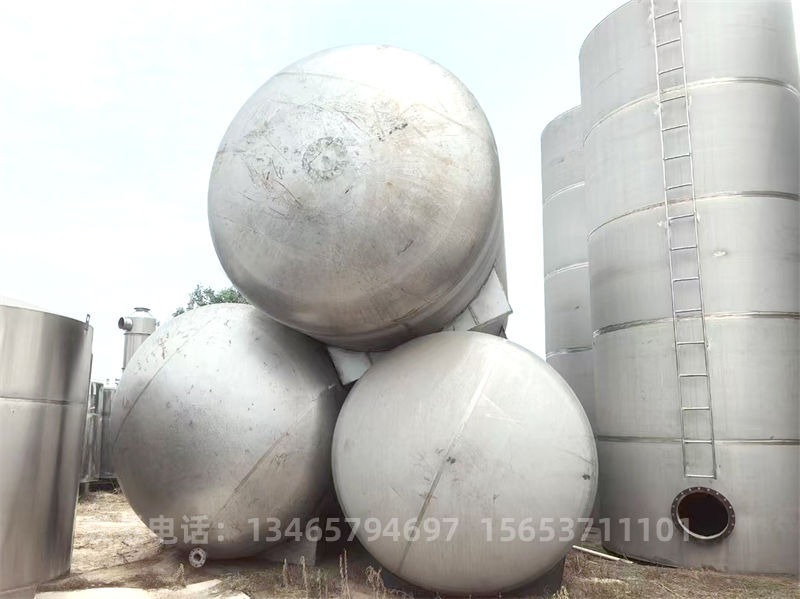 60T不銹鋼壓力儲罐.jpg 60T不銹鋼壓力儲罐.jpg