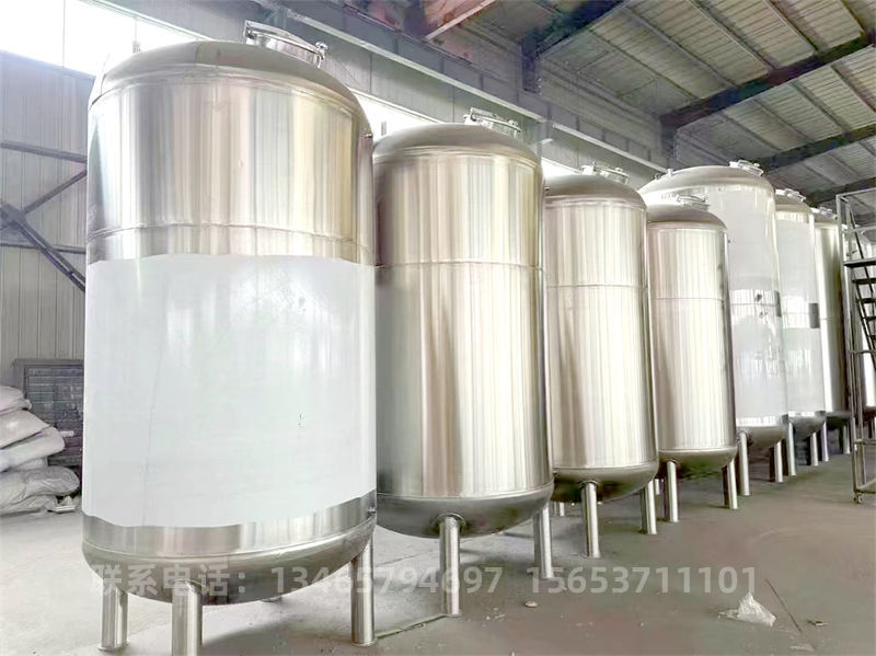 10T不銹鋼儲(chǔ)罐.jpg 10T不銹鋼儲(chǔ)罐.jpg