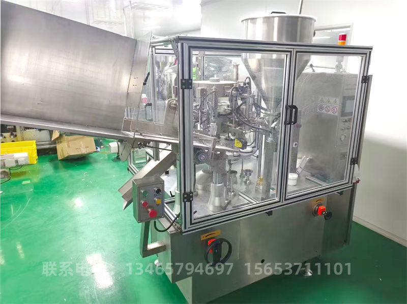 350I型全自動(dòng)軟管封尾機(jī).jpg 350I型全自動(dòng)軟管封尾機(jī).jpg